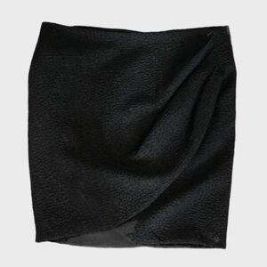 𝅺NORDSTROM maison scotch embossed skirt